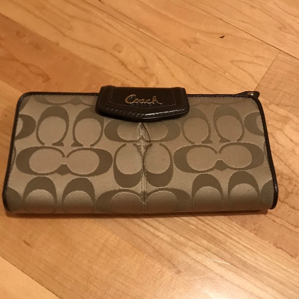 Coach long wallet